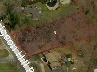 90 Pidgeon Hill Rd, Huntington Station, NY 11746