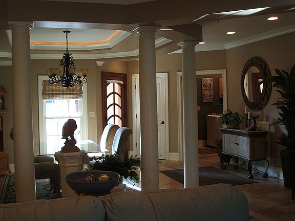 Open Concept Main Floor 