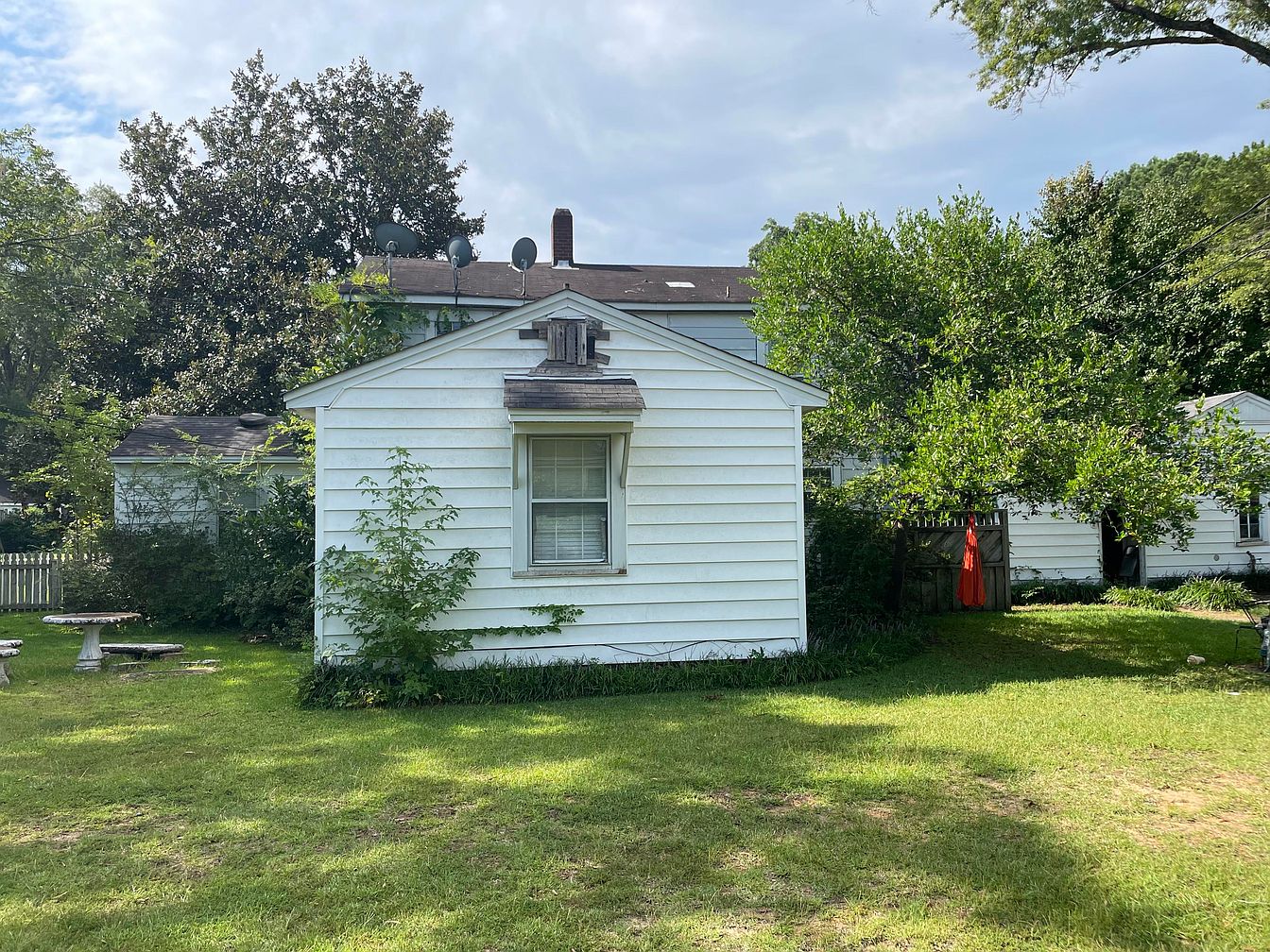 c. 1936 Spacious Fixer Upper For Sale in Amory, MS. 75K Sold Old