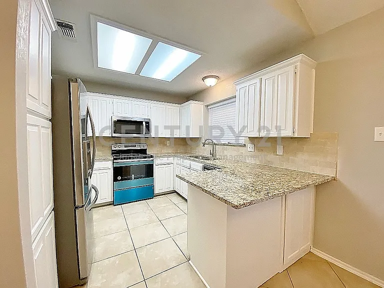 3704 Fairhaven Dr — Photo 6