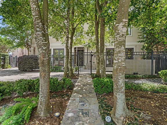 3rd image of 30 Hackberry Ln APT A