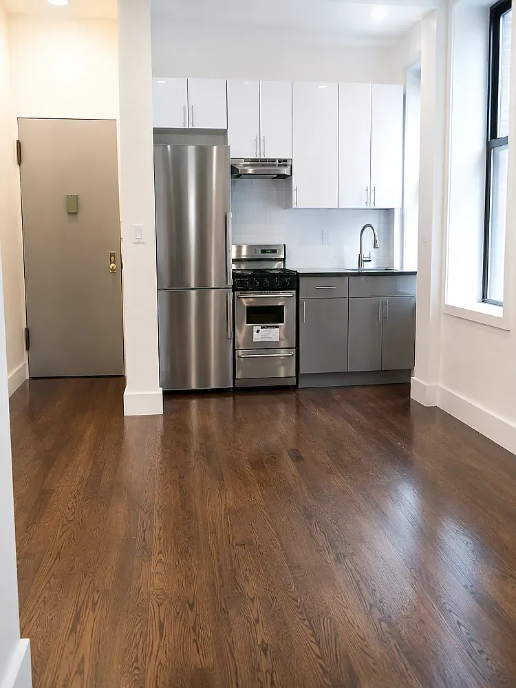 410 Eastern Parkway — Photo 2