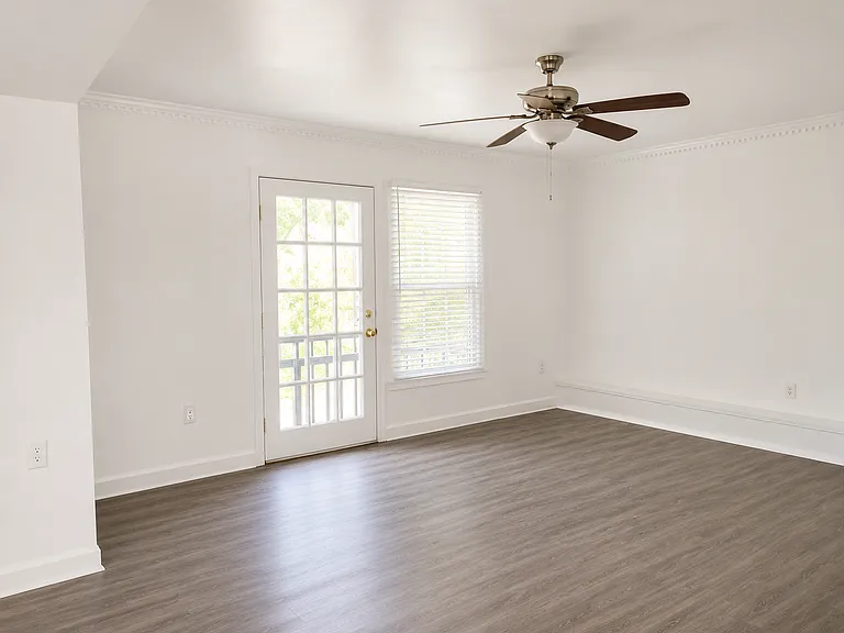 30 Windy Point Dr — Photo 9