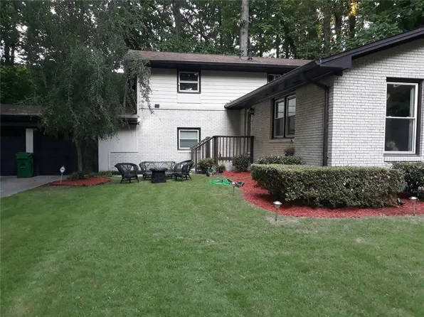 3629 Embry Cir, Atlanta, GA 30341