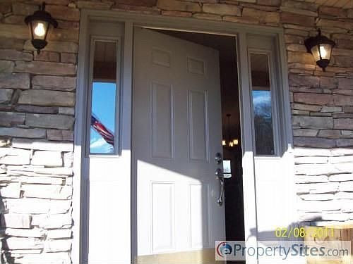 3rd image of 309 Cofflin Ln