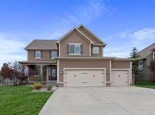 3524 SW Harbor Cir, Lees Summit, MO 64082