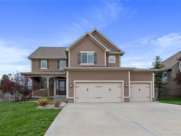 3524 SW Harbor Cir, Lees Summit, MO 64082