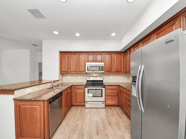 103 E Lakeridge Dr — Photo 16