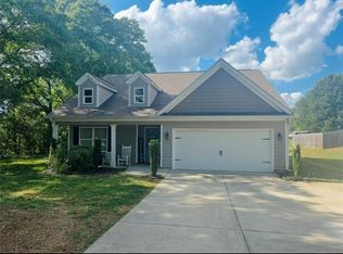 621 Rockwell Church Rd, Winder, GA 30680