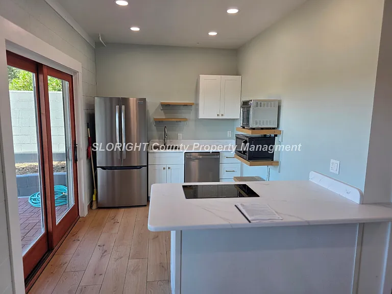 1010 Rimrock Ln — Photo 2