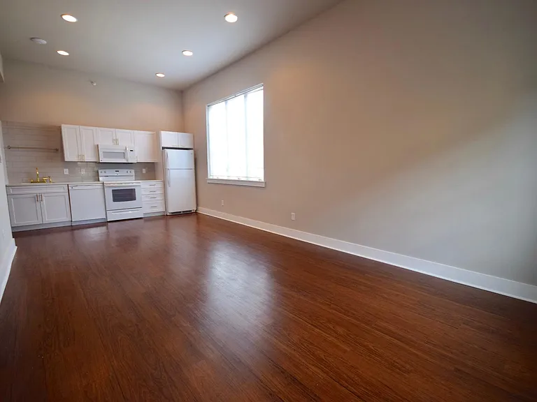 516 Rock St — Photo 14