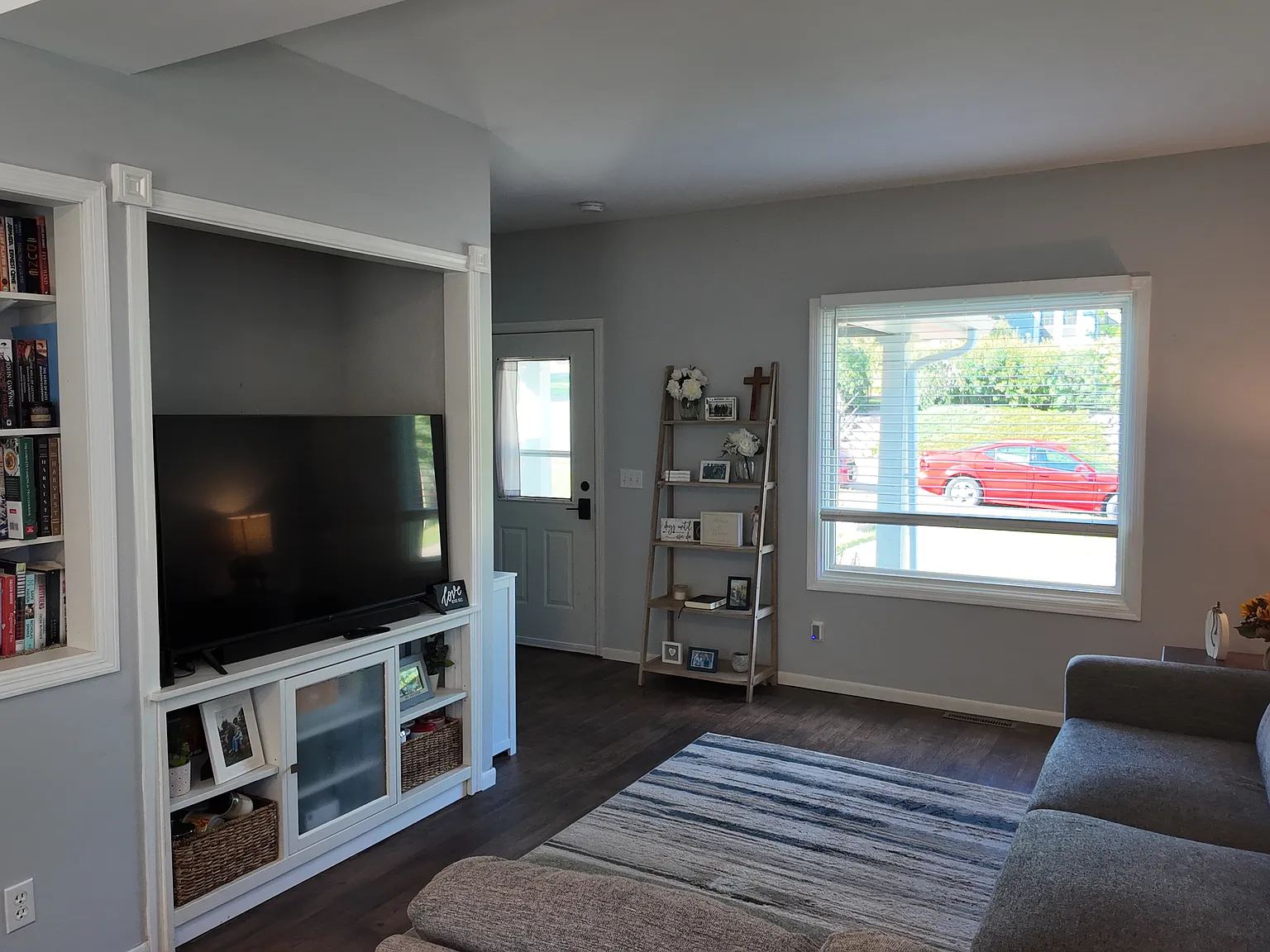 3 bed, 1.5 bath, 1044 sqft, $2,350 — Photo 3