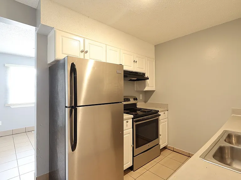 2628 Delavan Ave — Photo 10
