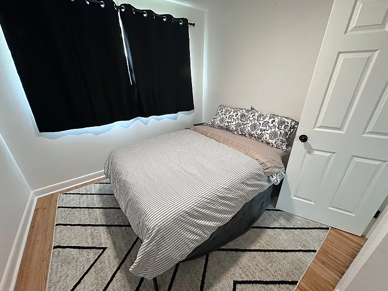 117 Marine Dr — Photo 1
