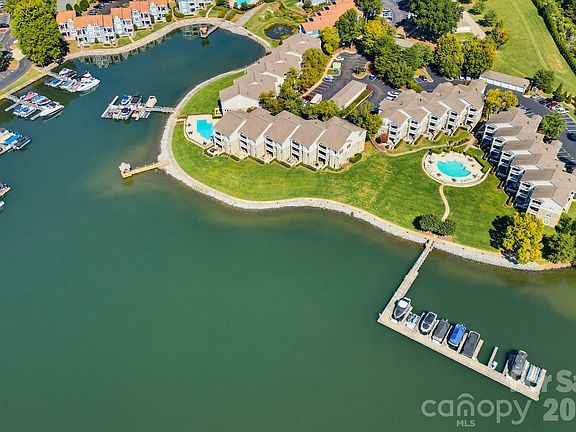 3rd image of 1338 Torrence Cir