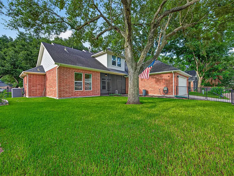 4727 Lake Village Dr — Photo 35