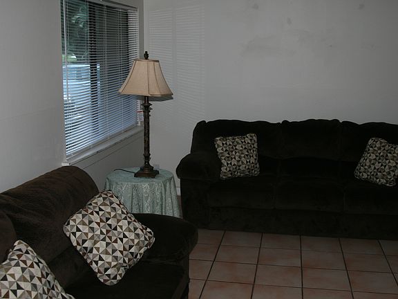 5th image of 165 Wimbledon Lake Dr