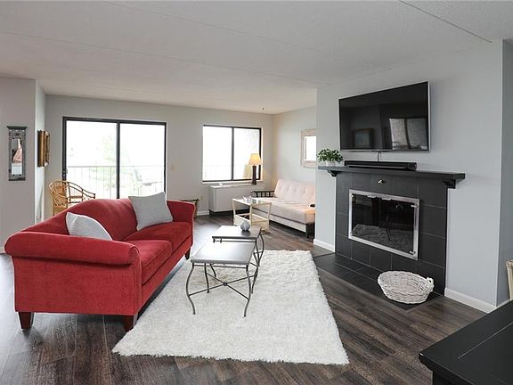 2nd image of 132 Cliffside Dr