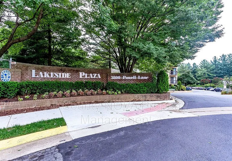 3800 Powell Ln #727 — Photo 1