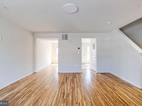 5th image of 607 Gold St