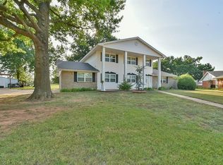 3217 Fairway Dr, Moore, OK 73160