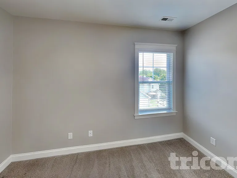 13528 Swinton Rd — Photo 7