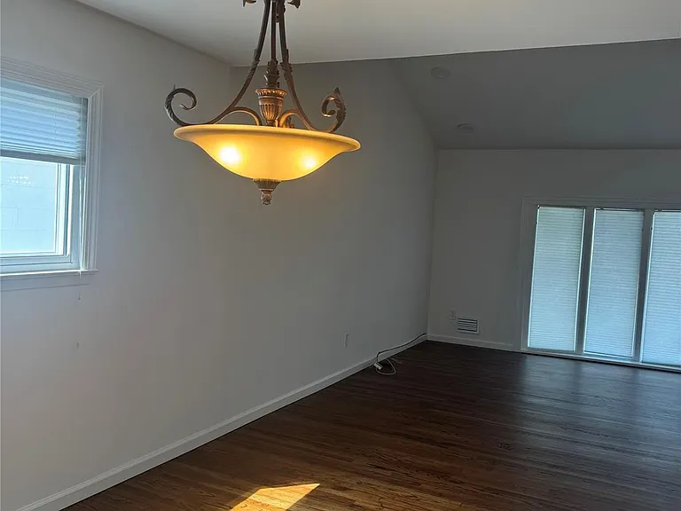 2955 Bond Dr — Photo 5