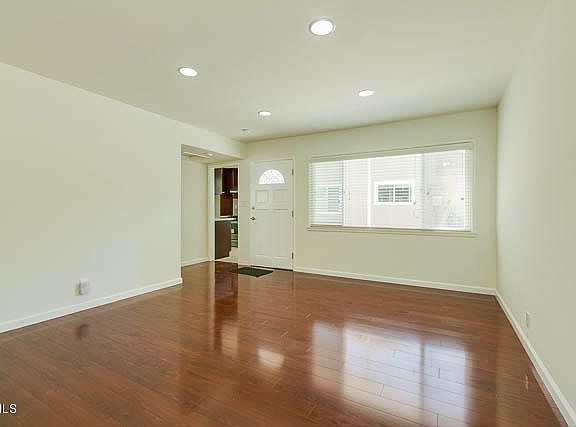 5th image of 59 N San Marino Ave