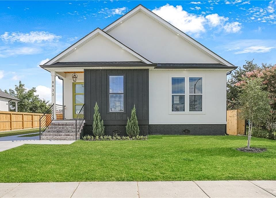 1st image of 8433 Fairfax Dr