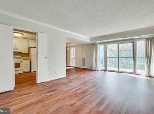 11843 Shire Ct APT 22, Reston, VA 20191