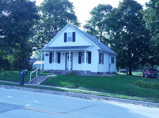 334 W Collins St, Mendon, IL 62351