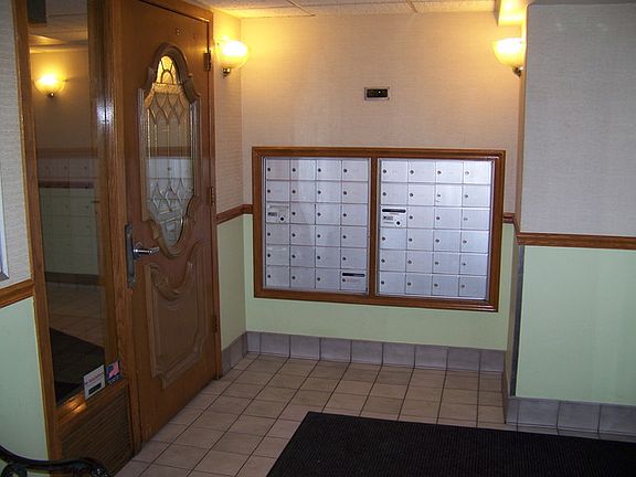 2nd image of 4106 N Narragansett Ave APT 304