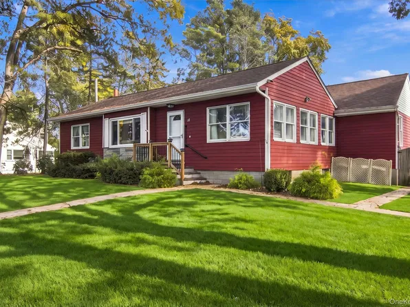 41 Kirk Avenue, Lake Ronkonkoma, NY 11779