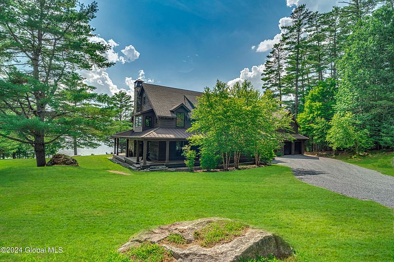 2nd image of 35 Redwing Way