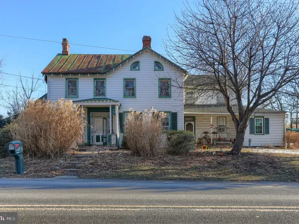 828 Houtztown Rd, Myerstown, PA 17067