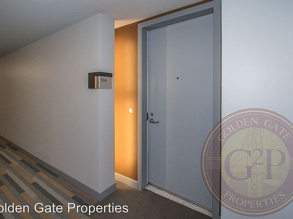 5th image of 300 Berry St Unit 506