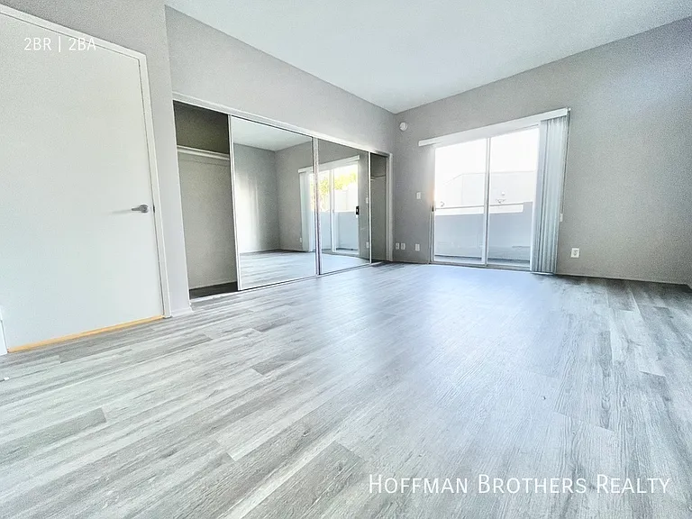 11223 Richland Ave #302 — Photo 12