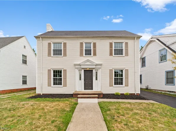 14007 Ashwood Rd, Shaker Heights, OH 44120