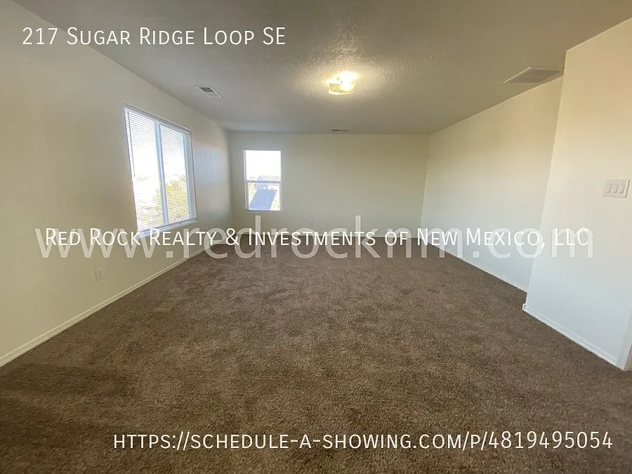 Spacious 4BR/3BTH 3085 Sq FT Home with 3 Car Garage! — Photo 2
