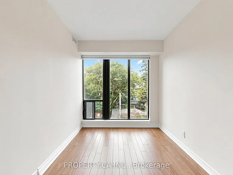 456 College St #310 — Photo 6