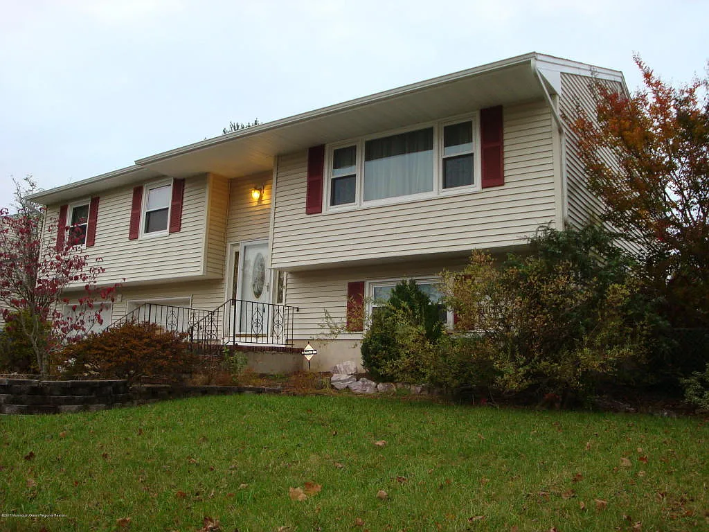 10 Millen Dr photo 1