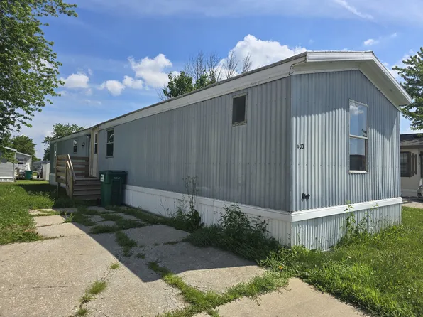 700 W Ridgeway Ave, Cedar Falls, IA