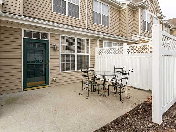 2nd image of 2307 Colfax Ln