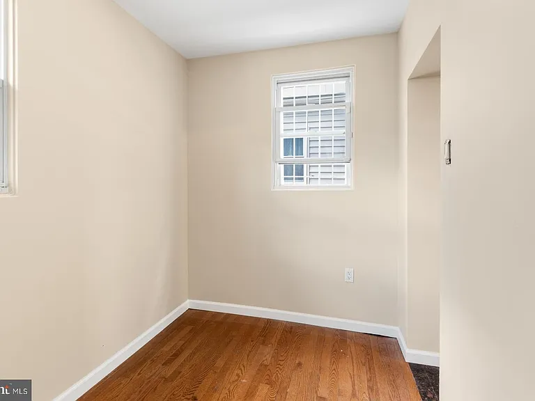1842 McKean St — Photo 14