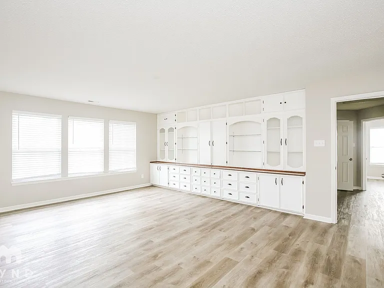 9032 Stones Bluff Ln — Photo 6