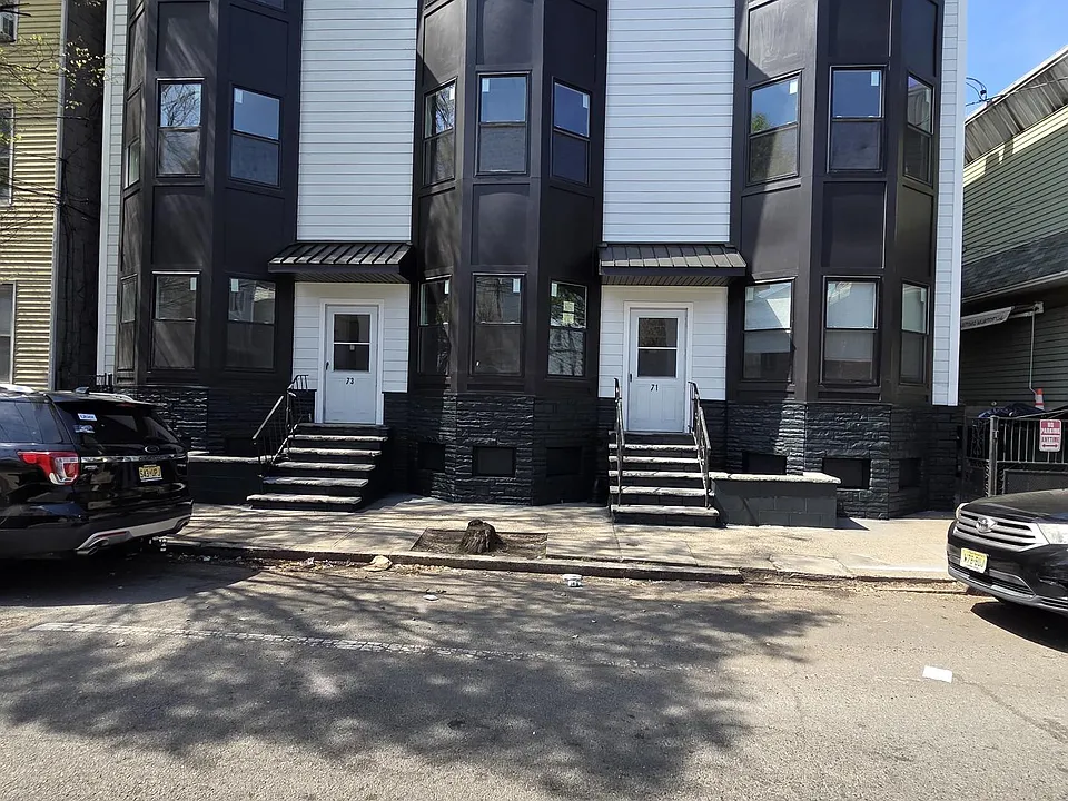 71-73 Van Buren St #1