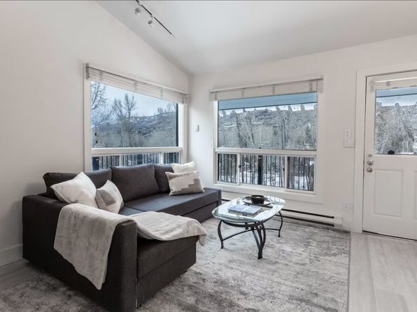 900 E Hopkins Ave APT 16