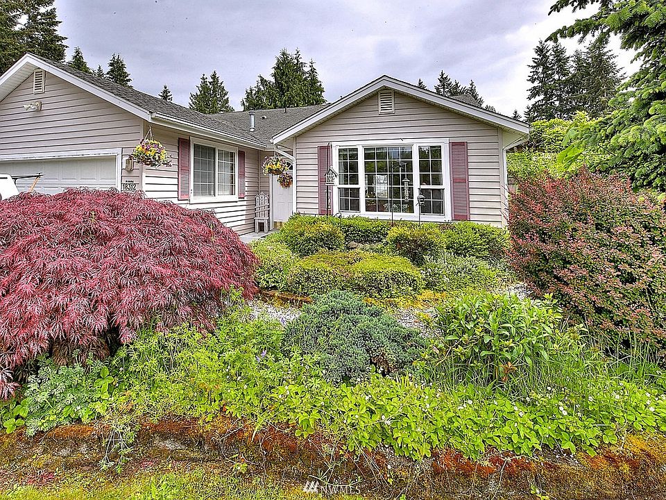 Driftwood Point is one the most beautiful and sought after areas on Lake Tapps. This Home is a must see.