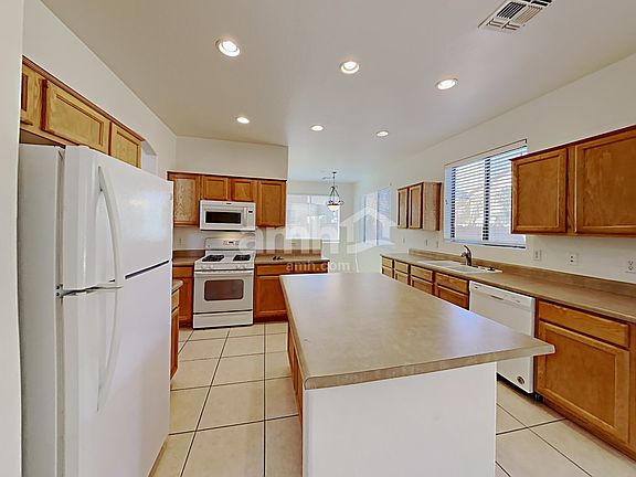 3rd image of 3474 E Turnberry Dr