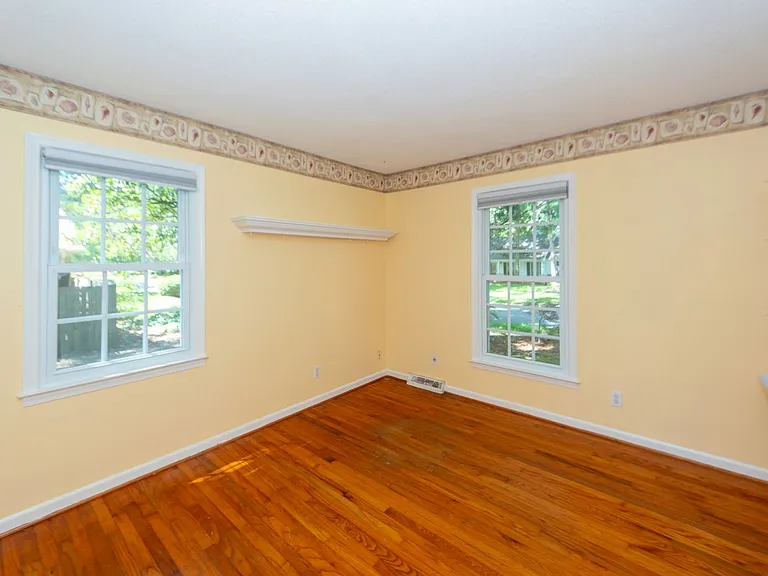 109 Runnymede Ln — Photo 19